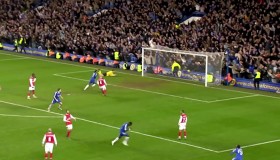 从老特拉福德嘘声到社交骂战：加纳乔的红蓝困境与英超球迷文化的边界危机